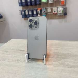 iPhone 15 Pro 256 GB - Gris Titanio - Reacondicionado